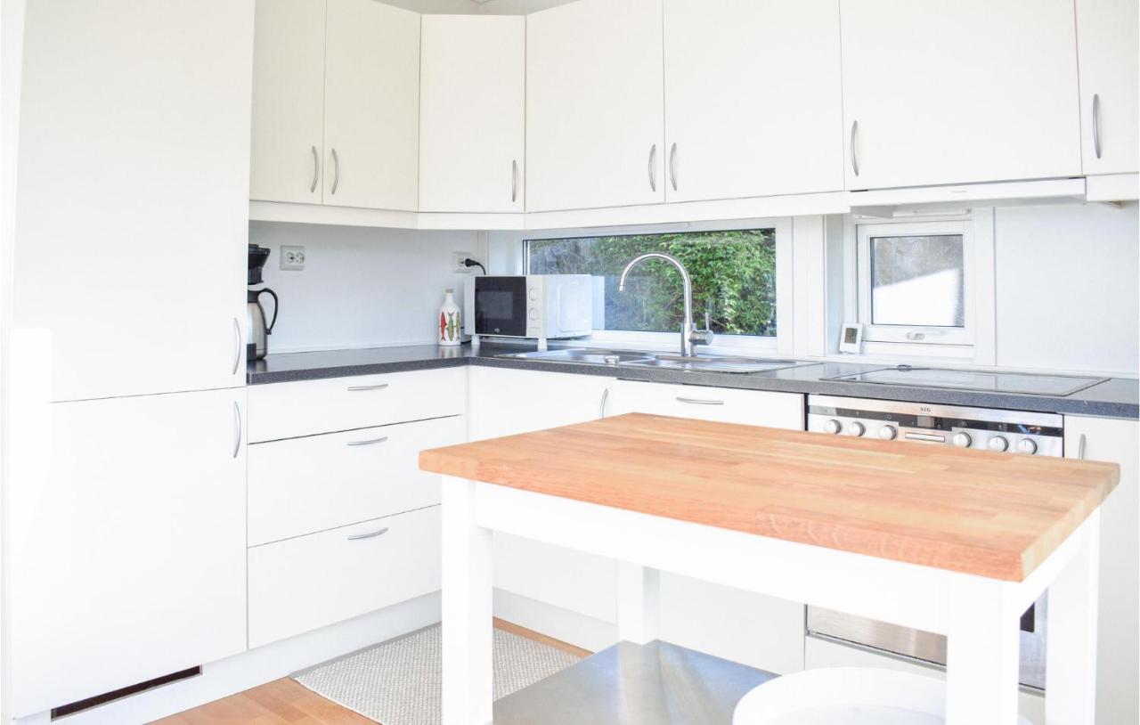 Stunning Home In Jorpeland With Kitchen Eksteriør billede